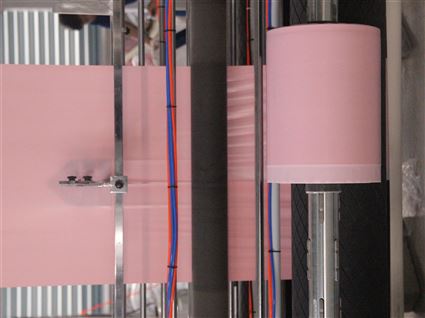 Tiết Kiệm 50% Thời Gian Đóng Gói Với Túi Niêm Phong Việt Nhật IPT: Giải Pháp Cho Mùa Sale Cao Điểm