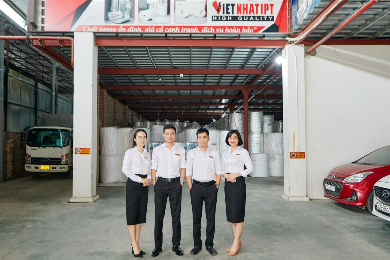 Cán Bộ Công Nhân Viên Nhà Máy Việt Nhật IPT 7
