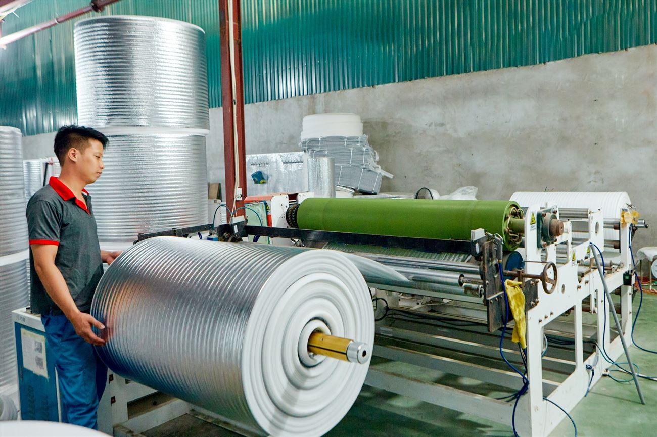 Cán Bộ Công Nhân Viên Nhà Máy Việt Nhật IPT 14