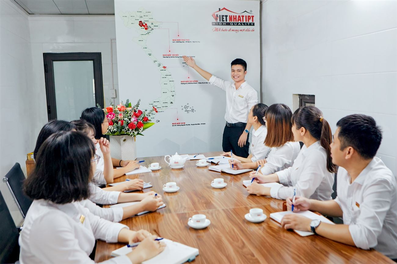 Cán Bộ Công Nhân Viên Nhà Máy Việt Nhật IPT 16